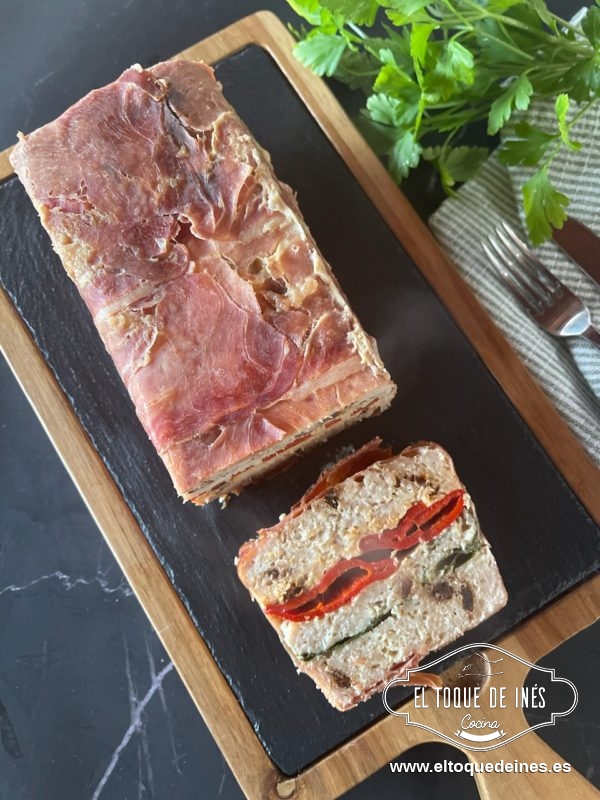 Y ya solo queda disfrutarlo ya sea caliente o frío, lo acompañáis de ensalada, de patatas fritas, de arroz… vosotros elegís el acompañante.